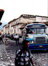 Antigua Guatemala, autobus.jpg (39989 byte)