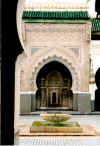 Fes, moschea con fontana.jpg (70478 byte)