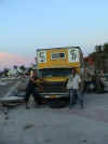 Michele e il camion in vendita a La Paz.jpg (76281 byte)
