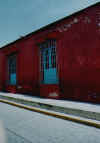 Oaxaca, casa roja, 1998.jpg (52281 byte)