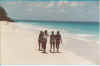 Antigua_Annaediego_spiaggia con signore.jpg (33258 byte)