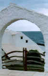 Menorca, Binibeca Vell, cancello.jpg (31192 byte)