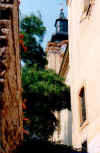 Ungheria, scorcio con campanile, 1995.jpg (55649 byte)
