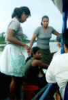 Mujeres sul rio San Juan.jpg (103292 byte)