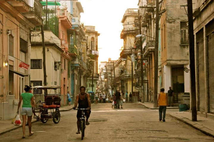 ARREDAMENTO Cucina Frigo Adesivo Decalcomania un auto d'epoca di fronte al Campidoglio Cuba 