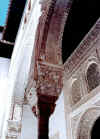 Granada, Alhambra, colonna araba, 20-08-02.jpg (117547 byte)